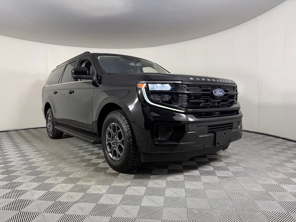 Used 2025 Ford Expedition Max Active RWD image 3