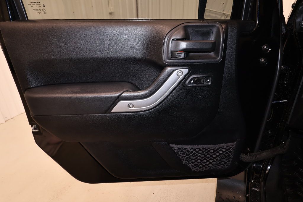 Used 2012 Jeep Wrangler Sahara w/ Dual Top Group AWD/4WD image 10