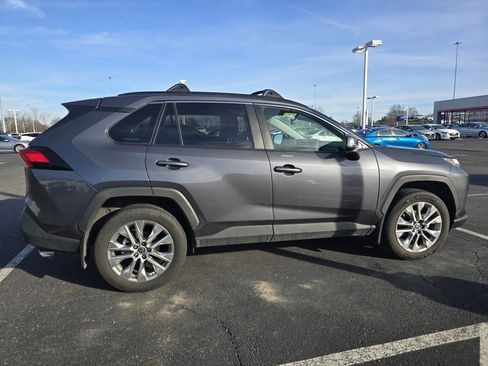 Used 2025 Toyota RAV4 XLE Premium image 8