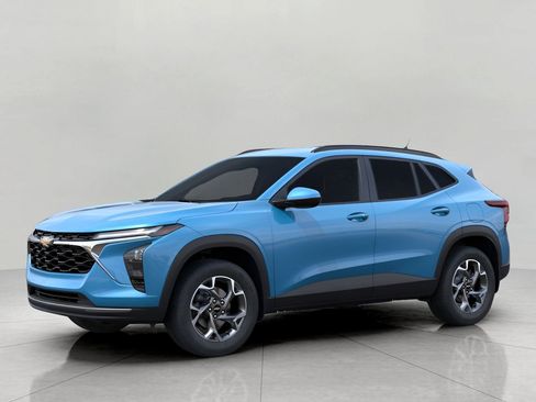 New 2026 Chevrolet Trax LT w/ Driver Confidence Package FWD image 2