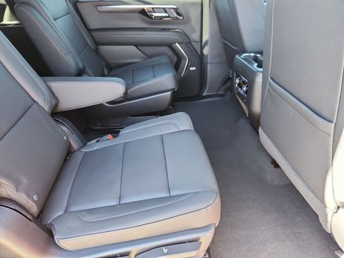 New 2026 Chevrolet Suburban LT w/ Comfort Package image 31