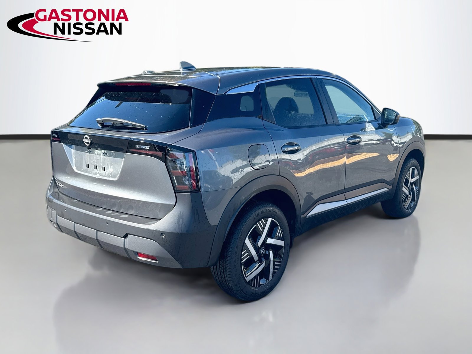Used 2025 Nissan Kicks SV FWD image 9