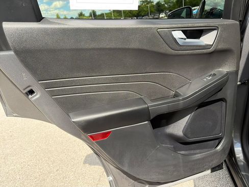Used 2025 Ford Escape SE FWD image 27