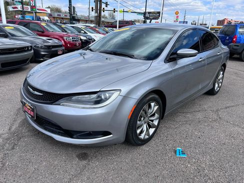 Used 2015 Chrysler 200 S image 4