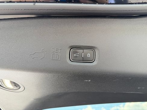 Used 2025 Ford Expedition Platinum AWD/4WD image 13