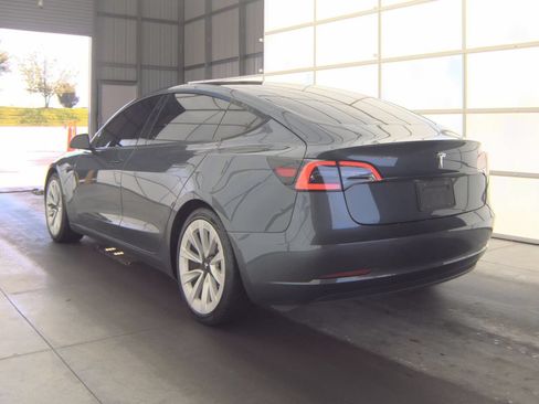 Used 2021 Tesla Model 3 Standard Range Plus RWD image 4