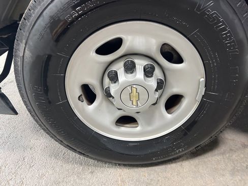 Used 2024 Chevrolet Express 2500 w/ Driver Convenience Package image 35