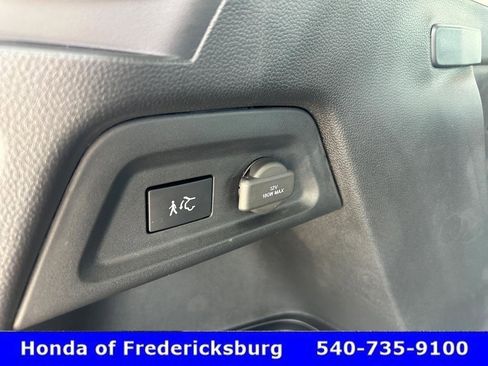 Used 2025 Honda Pilot Elite image 15