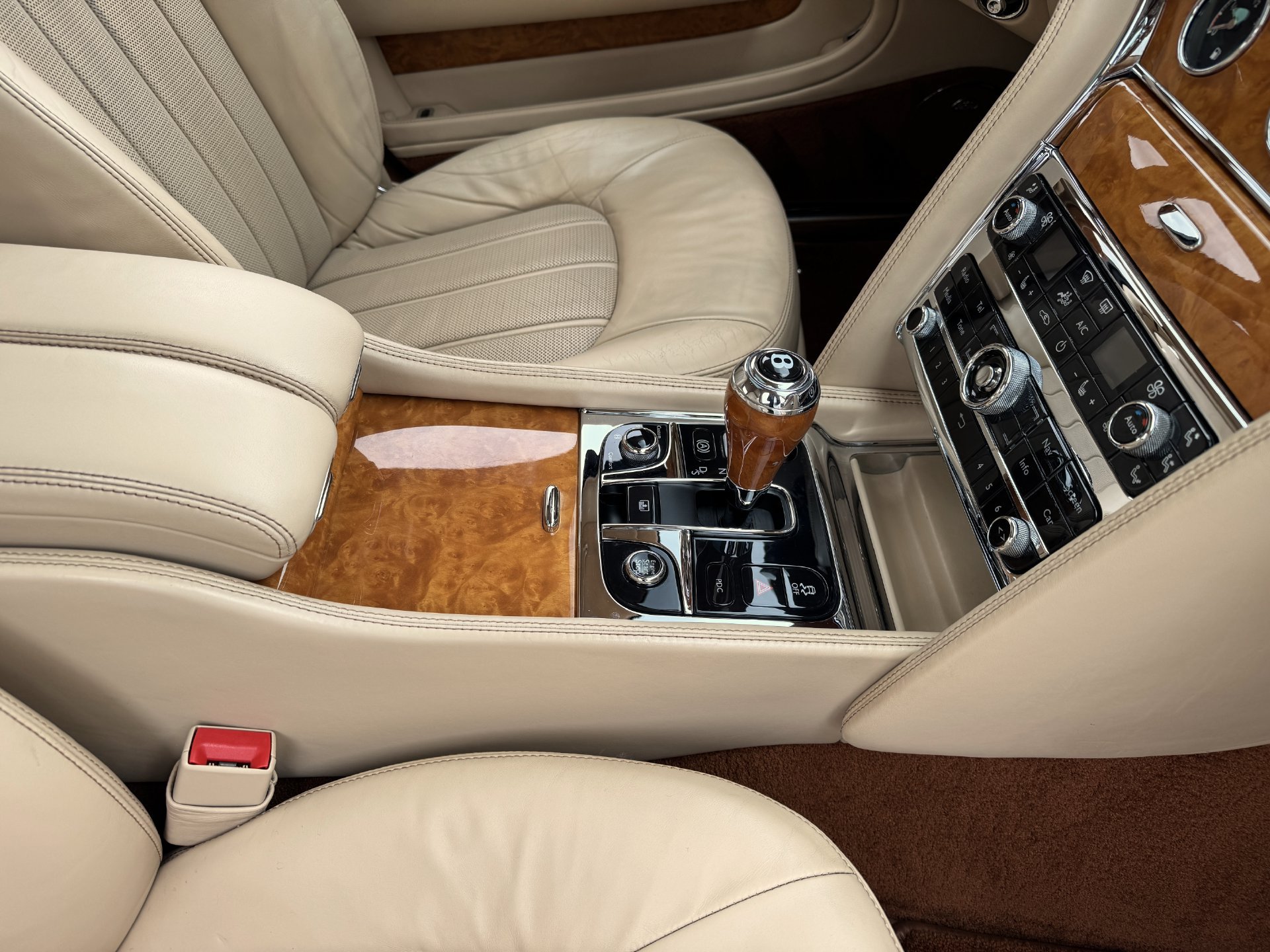 Used 2013 Bentley Mulsanne RWD image 45