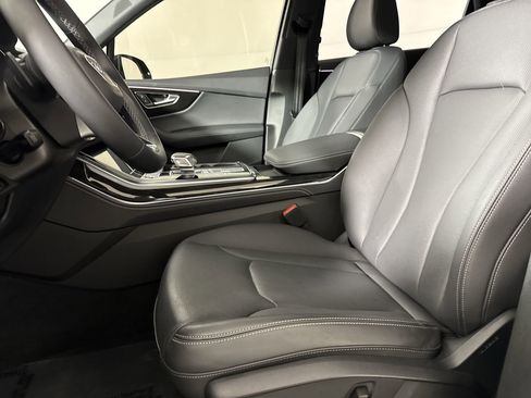 Used 2025 Audi Q7 3.0T Premium Plus w/ Premium Plus Package image 4