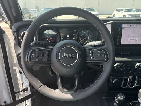 Used 2026 Jeep Gladiator Sport AWD/4WD image 13