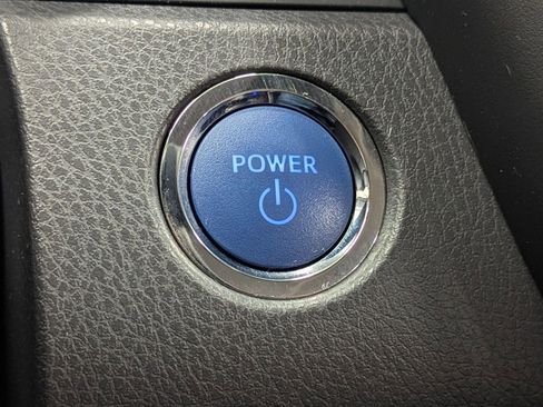 Used 2022 Toyota Camry SE image 28