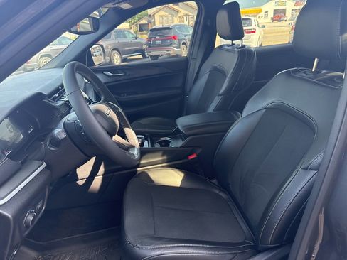 Certified 2025 Jeep Grand Cherokee L Laredo image 9