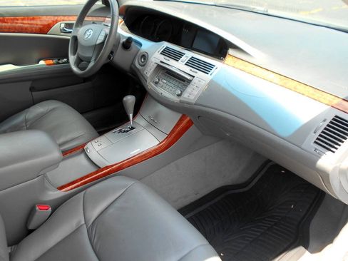 Used 2006 Toyota Avalon XLS FWD image 23