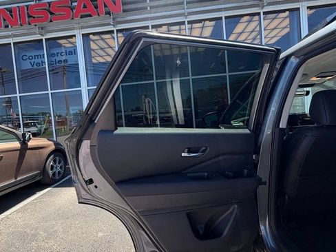 New 2026 Nissan Pathfinder SL AWD/4WD image 12