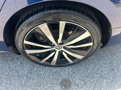 Used 2019 Nissan Altima 2.5 SR FWD image 9