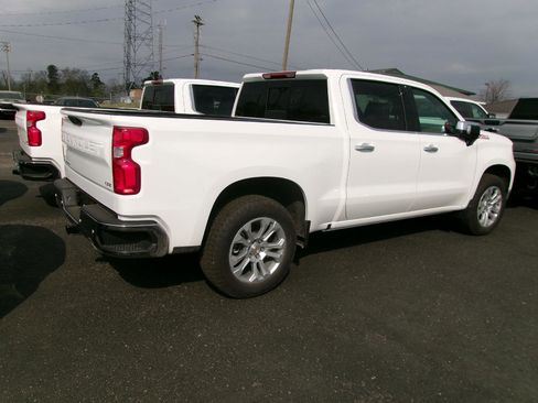 New 2026 Chevrolet Silverado 1500 LTZ w/ LTZ Premium Package AWD/4WD image 11