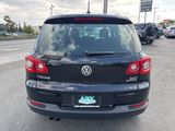 Used 2011 Volkswagen Tiguan SE image 4