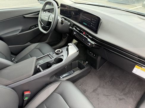 New 2026 Kia EV6 Wind RWD image 15