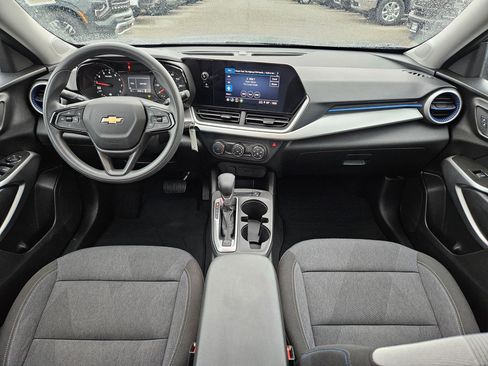 Used 2024 Chevrolet Trax LS FWD image 27