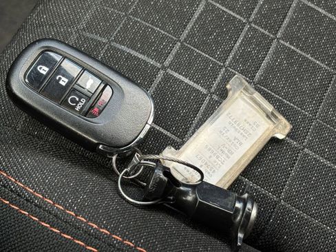 Used 2025 Honda HR-V Sport image 21