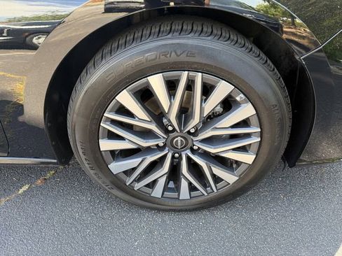 Used 2025 Nissan Altima 2.5 SV FWD image 44