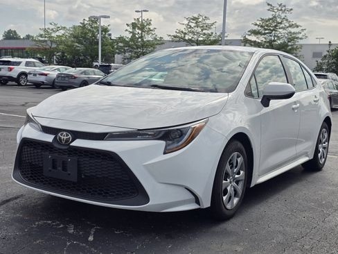 Certified 2022 Toyota Corolla LE FWD image 3
