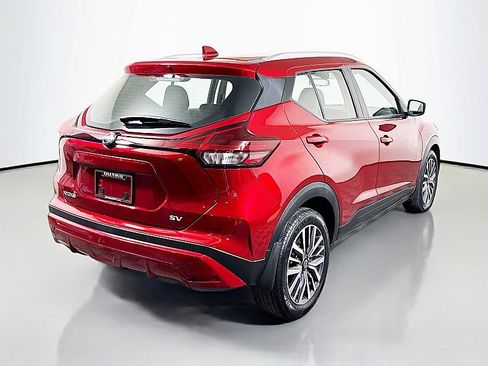 Used 2022 Nissan Kicks SV image 7