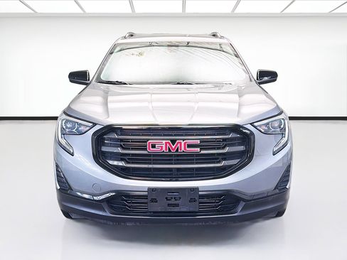 Used 2021 GMC Terrain SLE w/ Elevation Edition image 2