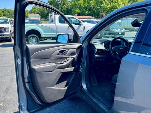 Used 2020 Chevrolet Traverse LT w/ LPO, Cargo Package image 15