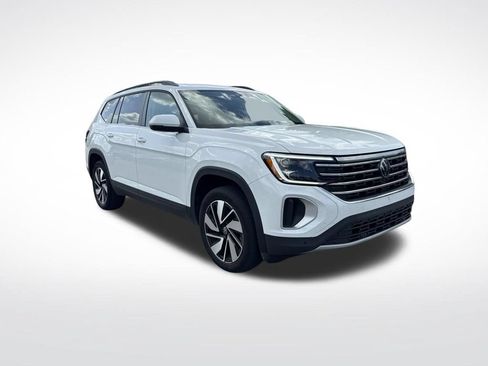Used 2024 Volkswagen Atlas SE w/ Panoramic Sunroof Package FWD image 2