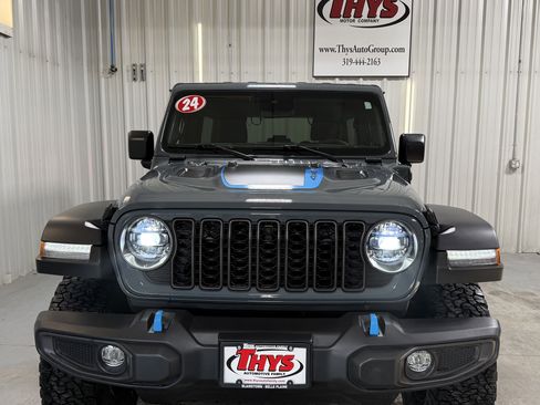 Used 2024 Jeep Wrangler Unlimited Rubicon 4xe w/ Technology Group image 17