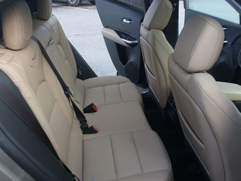Used 2024 Cadillac XT4 Premium Luxury FWD image 35