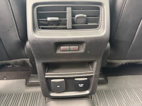 Used 2019 Ford Edge Titanium w/ Equipment Group 301A image 31