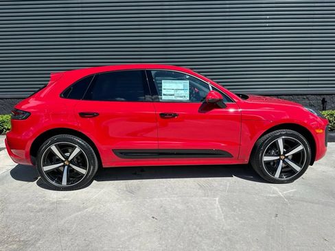 Certified 2026 Porsche Macan AWD/4WD image 11