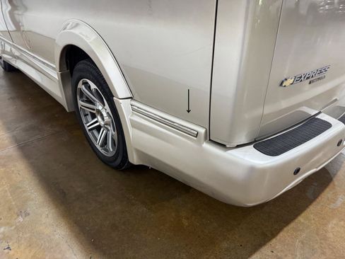 Used 2016 Chevrolet Express 2500 RWD image 48