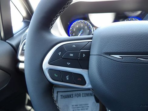 New 2027 Chrysler Pacifica Select FWD image 19