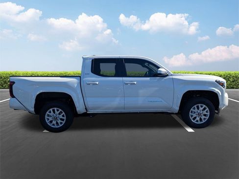New 2025 Toyota Tacoma SR5 image 3