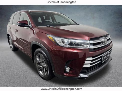 Used 2018 Toyota Highlander Limited Platinum AWD/4WD image 10