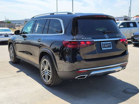 Used 2025 Mercedes-Benz GLS 450 4MATIC image 11