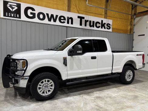 Used 2019 Ford F250 XLT w/ XLT Value Package image 4