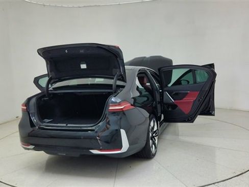 Used 2024 BMW i5 eDrive40i w/ Premium Package image 73