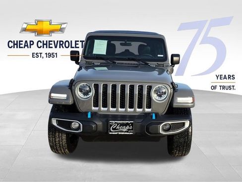 Used 2023 Jeep Wrangler Unlimited Sahara w/ Cold Weather Group AWD/4WD image 8