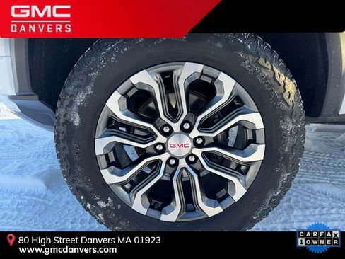 Used 2024 GMC Canyon Denali image 7