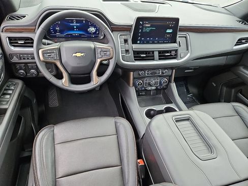 Certified 2024 Chevrolet Suburban High Country w/ Premium Package 2 AWD/4WD image 12