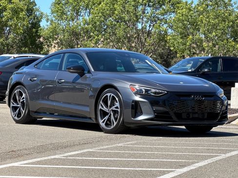 Used 2022 Audi e-tron GT Premium Plus w/ Performance Package AWD/4WD image 8