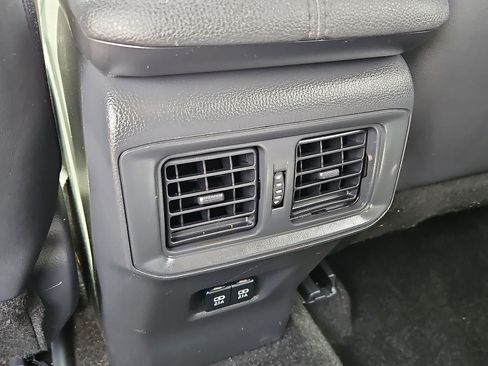 Used 2019 Toyota RAV4 XLE Premium w/ Cold Weather Package AWD/4WD image 27