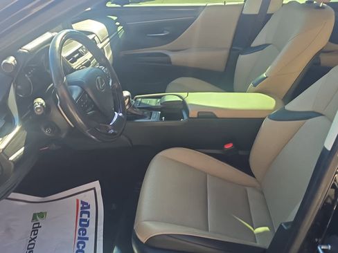 Used 2019 Lexus ES 350 w/ Premium Package image 9