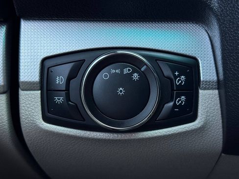 Used 2014 Ford Explorer XLT FWD image 29
