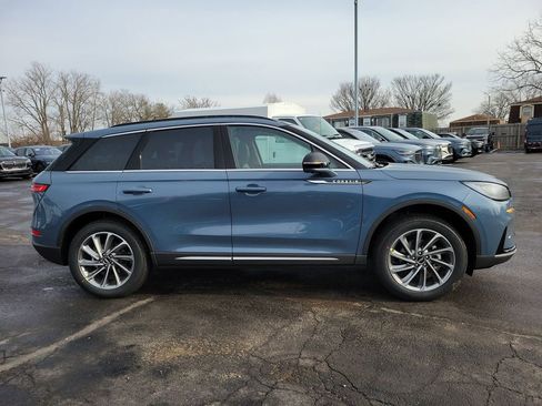 New 2026 Lincoln Corsair Premiere image 3